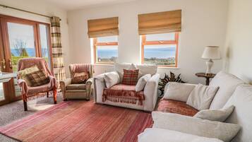 Cottage | Living room | TV