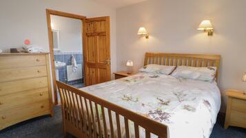 3 habitaciones, decoración personalizada y muebles diferentes