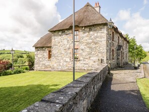 Cottage | Interior - An Maide Bán (Cootehill)