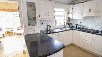 Småhus | Eget kjøkken | Oppvaskmaskin og kjøkkenutstyr