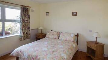 3 bedrooms, individually decorated, individually furnished