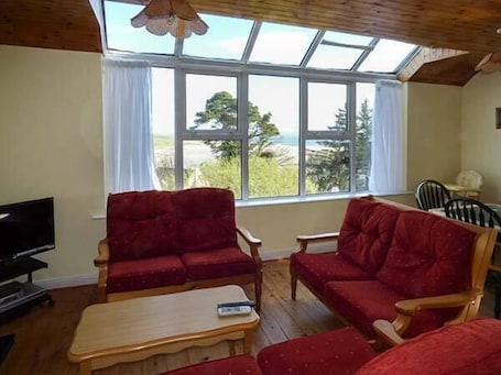 Cottage | Interior. Number 12