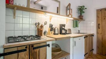 Réfrigérateur, plaque de cuisson, cafetiÚre/bouilloire