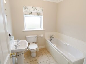 Cottage | Bathroom