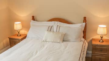 Cottage | 4 bedrooms, individually decorated, individually furnished