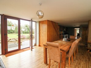 Cottage | Dining