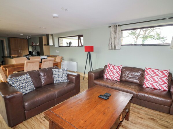 Cottage | Living area