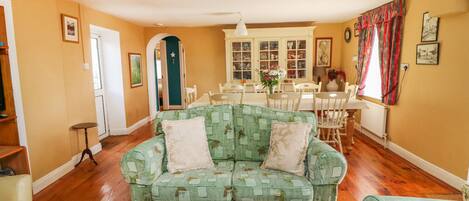 村舍 | 客厅 | DVD 播放器