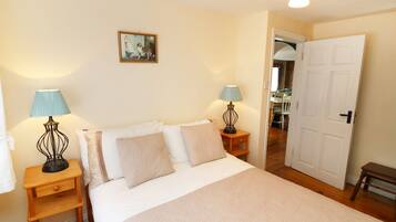 Cottage | 4 bedrooms, individually decorated, individually furnished, free WiFi