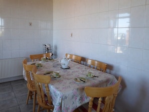 Cottage | Private kitchen | Oven, stovetop, dishwasher, cookware/dishes/utensils - Seaview Cottage (Fanore)