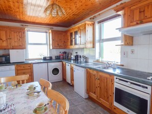 Cottage | Private kitchen | Oven, stovetop, dishwasher, cookware/dishes/utensils - Seaview Cottage (Fanore)