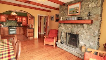 Cottage | Living area