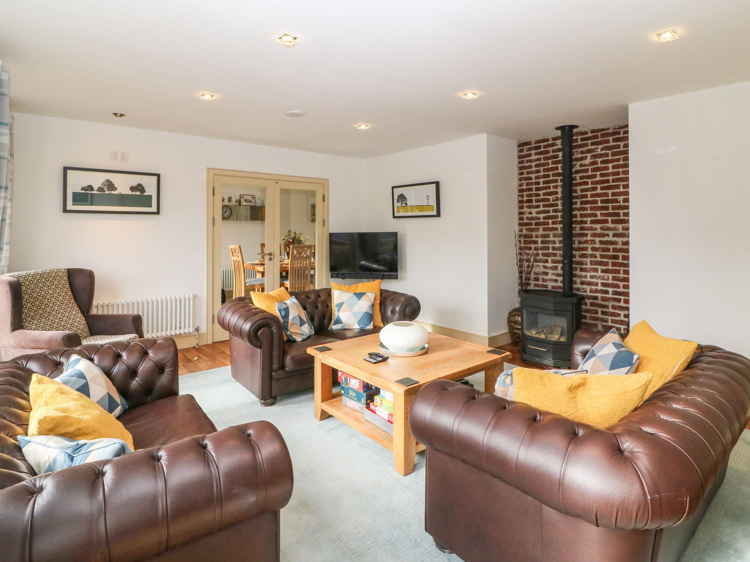 المنشأة من الداخل