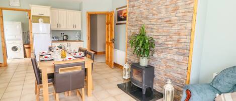 Cottage | Bahagian dalam