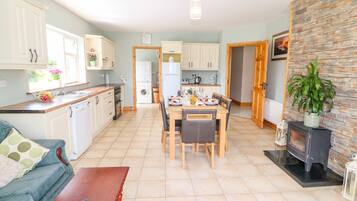 Cottage | Interior