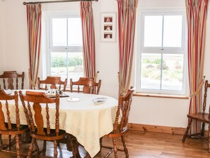 Cottage | Interior - Mcguire's Cottage (Carrowmore)