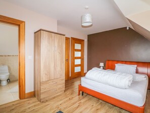 كوخ | 7 عدّة غرف نوم وبديكورات فريدة لكل غرفة وطراز فريد لكل وحدة