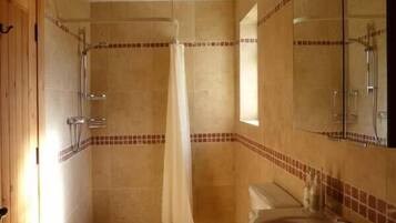 Cottage | Bathroom | Shower