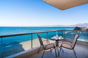 Chambre double ou avec lits jumeaux, vue sur la mer | Vue sur la plage ou l’océan