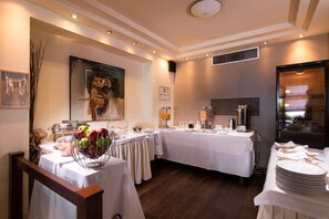 Daily buffet breakfast (EUR 5 per person)