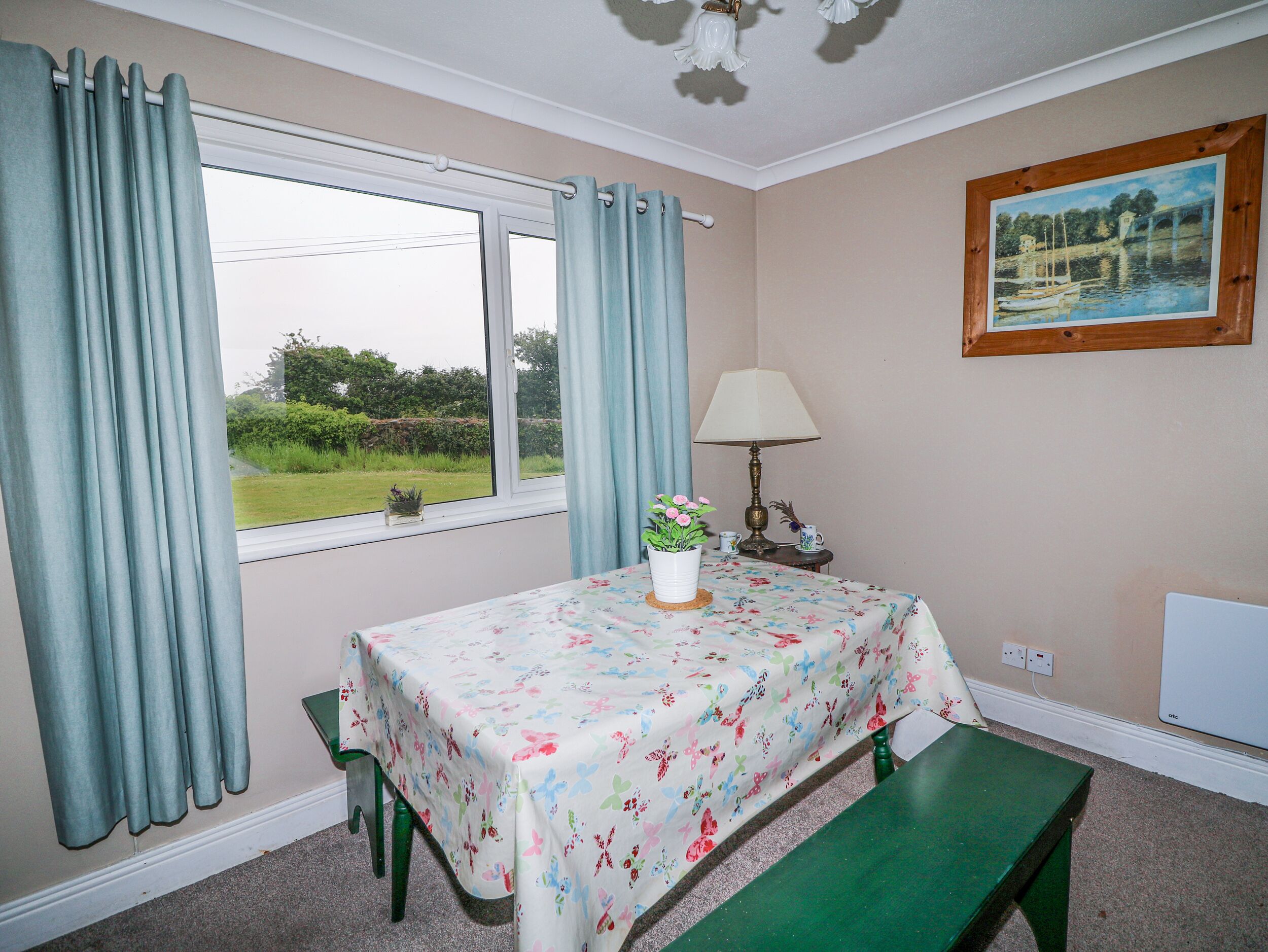 Cottage | Dining