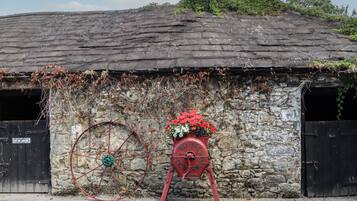 Cottage | Property grounds