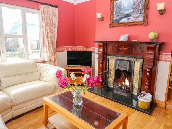 Cottage | Interior - The Cottage (Quilty)