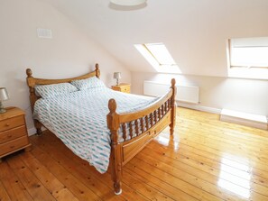 Cottage | 3 bedrooms, individually decorated, individually furnished, free WiFi