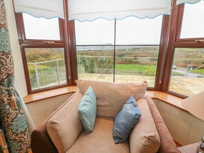Cottage | Living area - Starbay House (Eyeries)