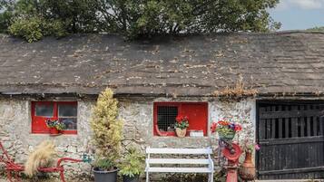 Cottage | Interior