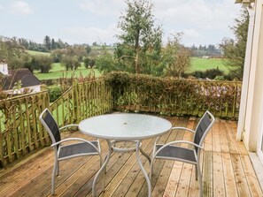 Cottage | Balcony - Reads Park (Galbally)