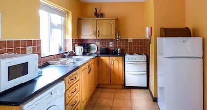 Rossbeigh Beach Cottage No 6