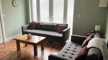 Cottage | Living area