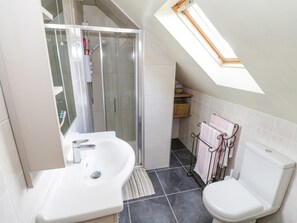Cottage | Bathroom | Shower - Ben View (Renvyle)