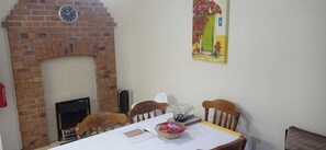 Cottage | Dining - High Tide (Belmullet)