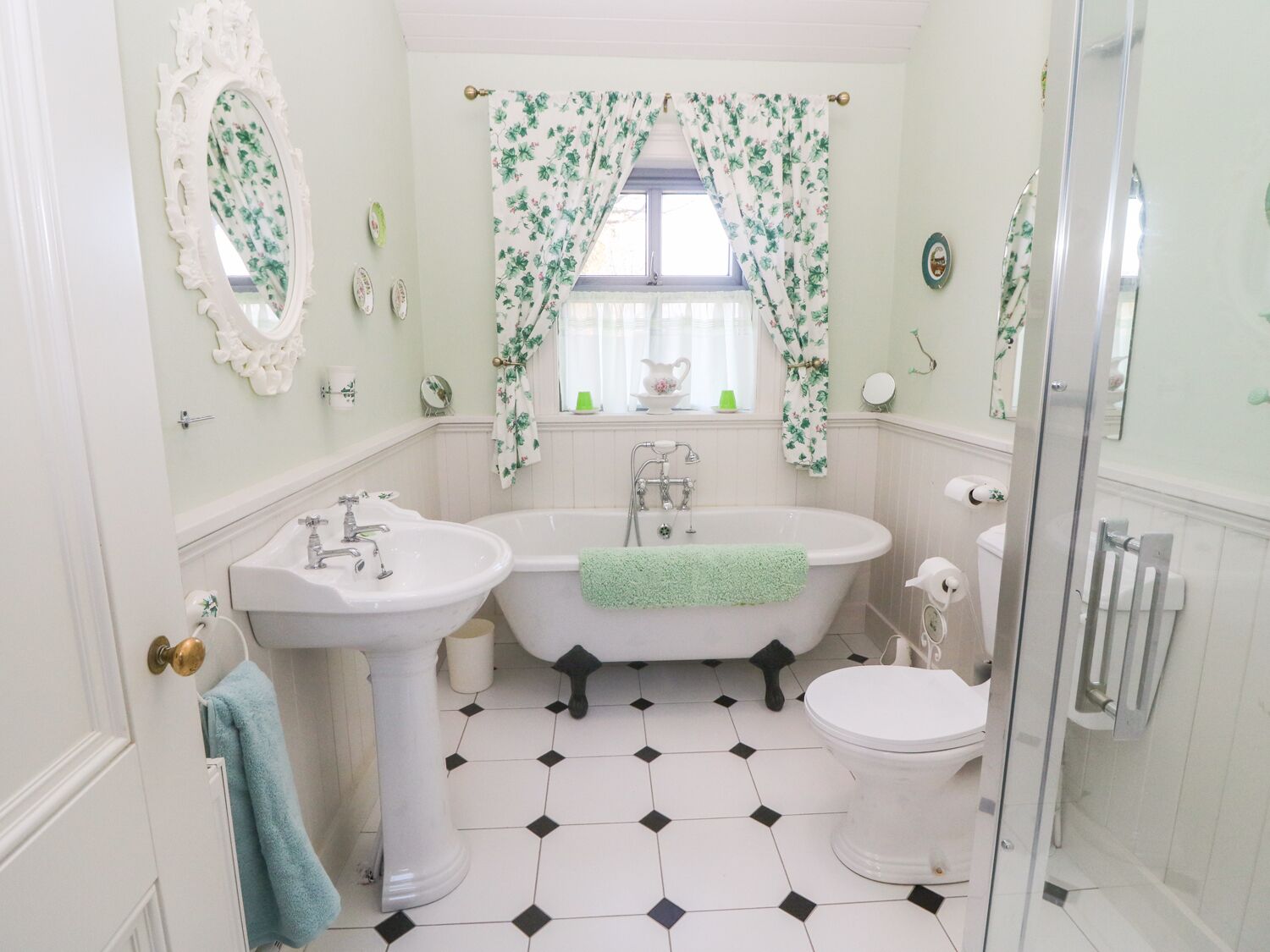 Cottage | Interior