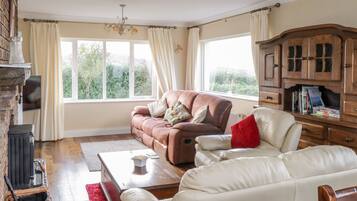 Casa de campo | Sala de estar | Televisión