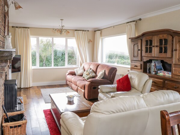 Cottage | Living room | TV