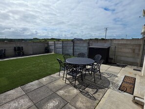 Cottage | Outdoor dining - 63 Moinin (Kilkee)