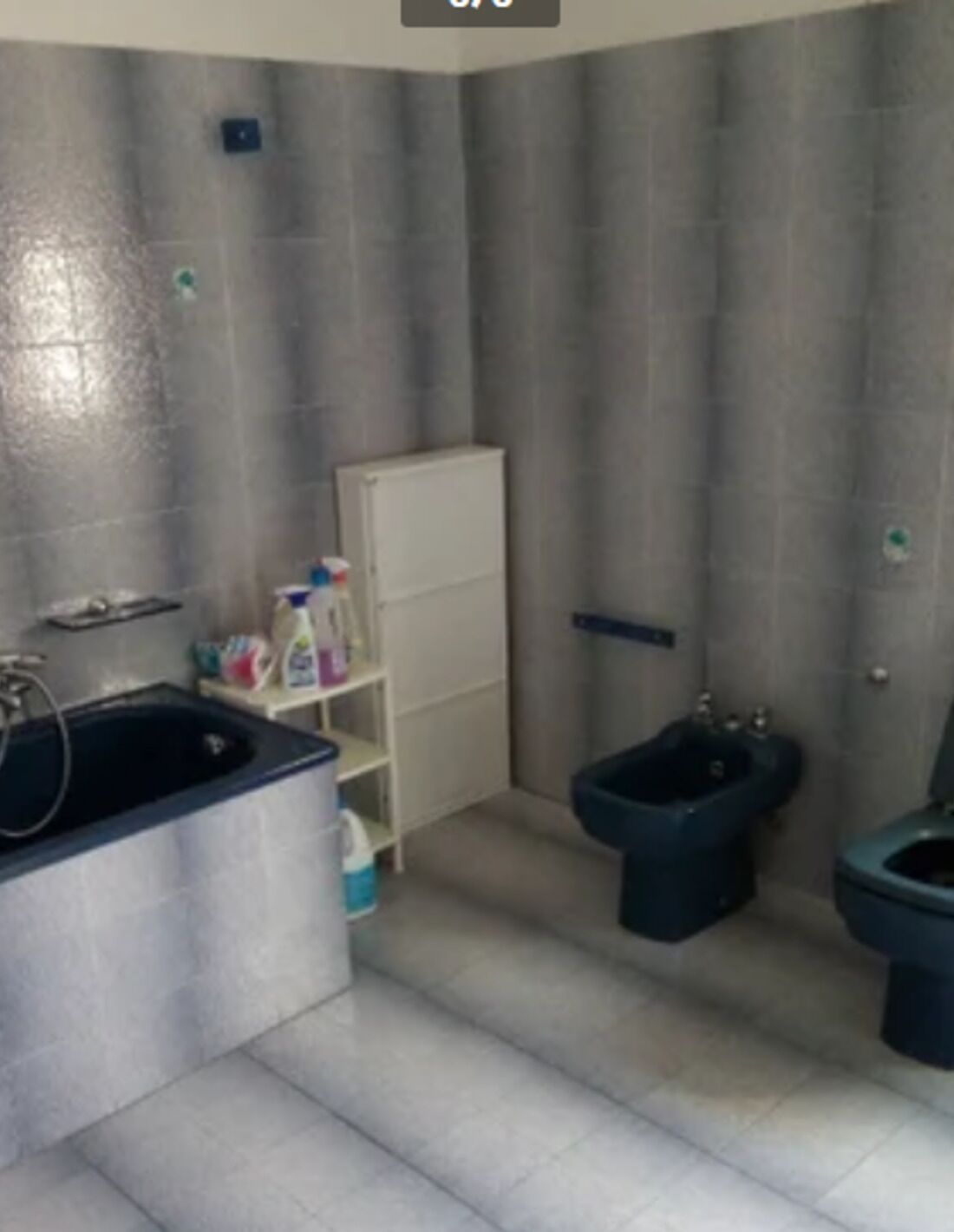 Badewanne, Haartrockner, Bidet, Handtücher