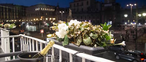 Deluxe Room, City View (FINESTRELLA DI MARECHIARO) | Balcony