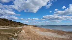 Beach - Contemporary home, 4 bedrooms, near beach and forest. New Forest, South coast.  (Highcliffe)