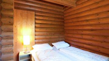 Chalet | 2 bedrooms, individually furnished, bed sheets