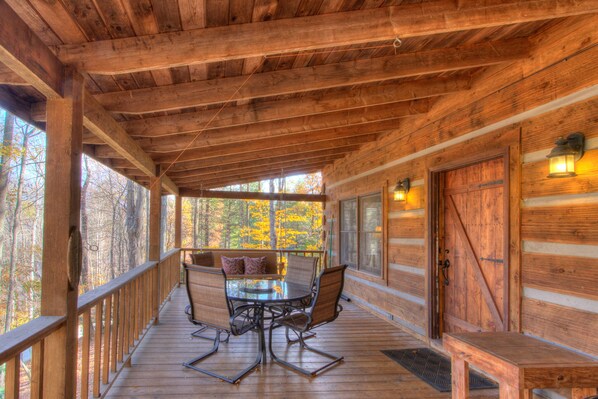 Outdoor dining - "Good Times" Gameroom, WiFi, Close to Boone (Boone)