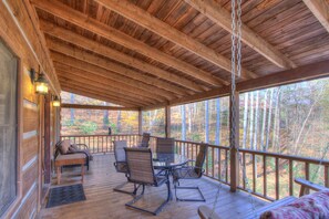 Outdoor dining - "Good Times" Gameroom, WiFi, Close to Boone (Boone)