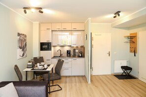 Fridge, microwave, coffee/tea maker, electric kettle
