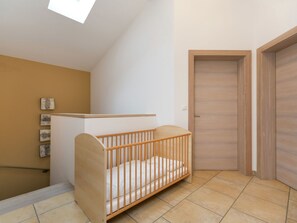 4 bedrooms, individually furnished, bed sheets