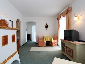 Dining - Restful Apartment in Sankt Johann near Ski Area (Sankt Johann in Tirol)