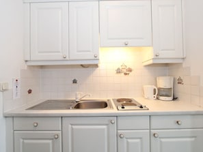 Private kitchen - Restful Apartment in Sankt Johann near Ski Area (Sankt Johann in Tirol)