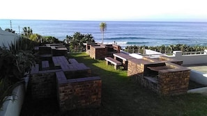 Outdoor dining - Ramsgate Beach Holiday Apartment (Margate)